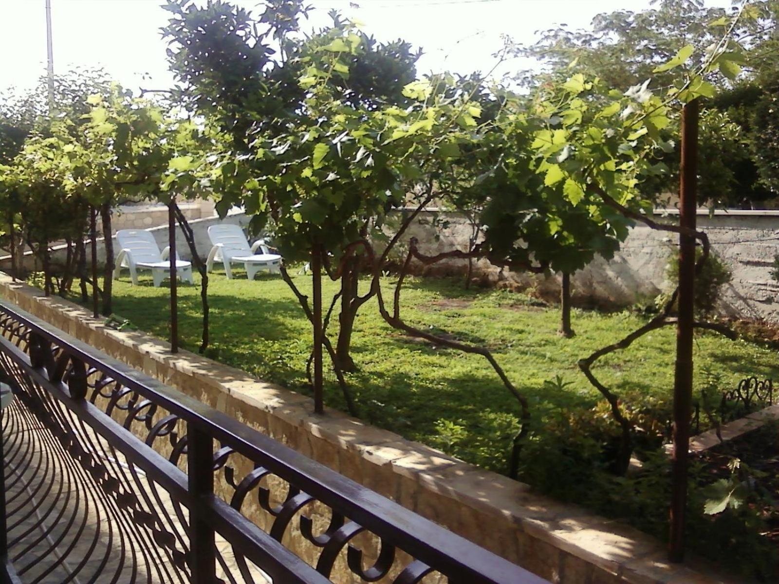 Rooms & Studio Villa Tatjana Supetar Exterior photo