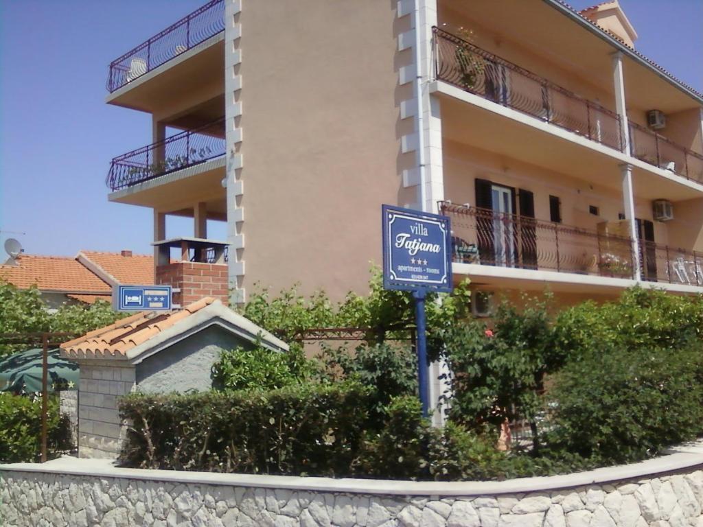 Rooms & Studio Villa Tatjana Supetar Exterior photo